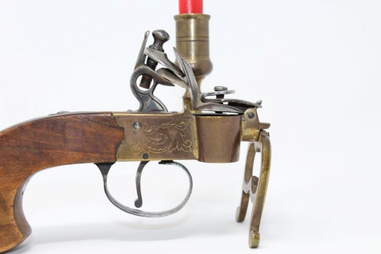 Flintlock Tinder Lighter with Candle C&R Antique004 Ancestry Guns