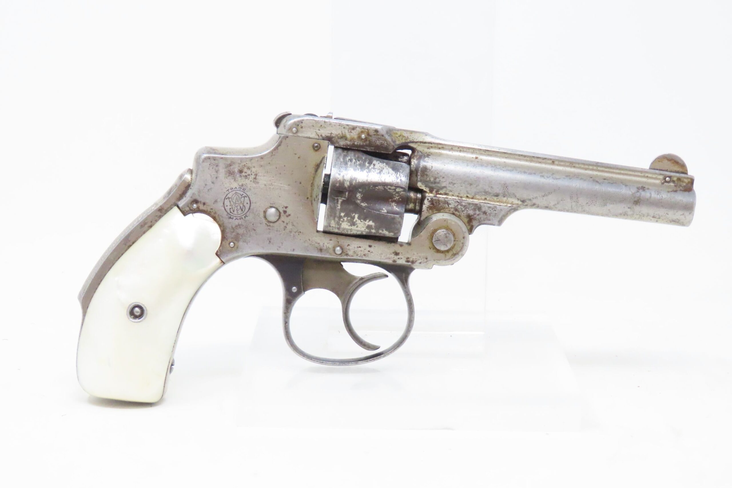 Smith & Wesson .32 Safety Hammerless First Model Revovler with Pearl ...